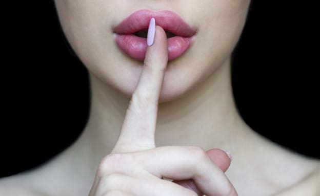 דילדו לנשים, צעצועי מין לנשים, דילדו רוטט, צעצועי מין איכותיים, אביזרי מין לנשים, דילדו זוגי, מוצרי מין עם שליטה מרחוק, חווית עונג אינטימית.