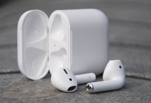 גלה את המדריך המלא לאוזניות אלחוטיות לטלפון לשנת 2025 – סקירת אוזניות עם ביטול רעשים, Bluetooth 5.3, אוזניות ספורט עמידות במים, אוזניות Hi-Res Audio ודגמים מובילים כמו AirPods Pro 2 ו-Sony WH-1000XM5, עם טיפים לבחירה נכונה וקישורים לרכישה.