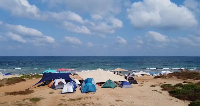 קמפינג וטיולים